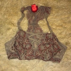 Cross cross front and sit bralette